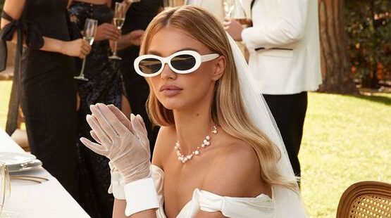 7 Sophisticated Ways to Wear Gloves with Your Bridal Gown