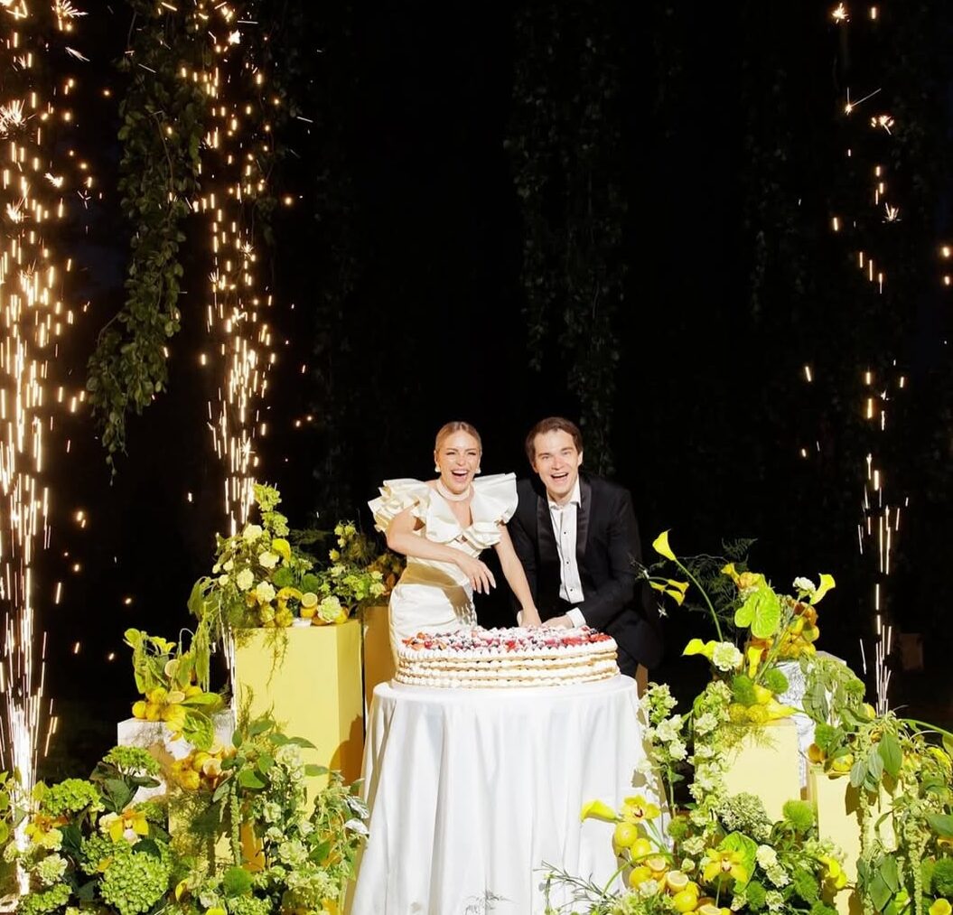 Layered Perfection: This Trending Italian Wedding Cake Is On Every Bride’s Mood board